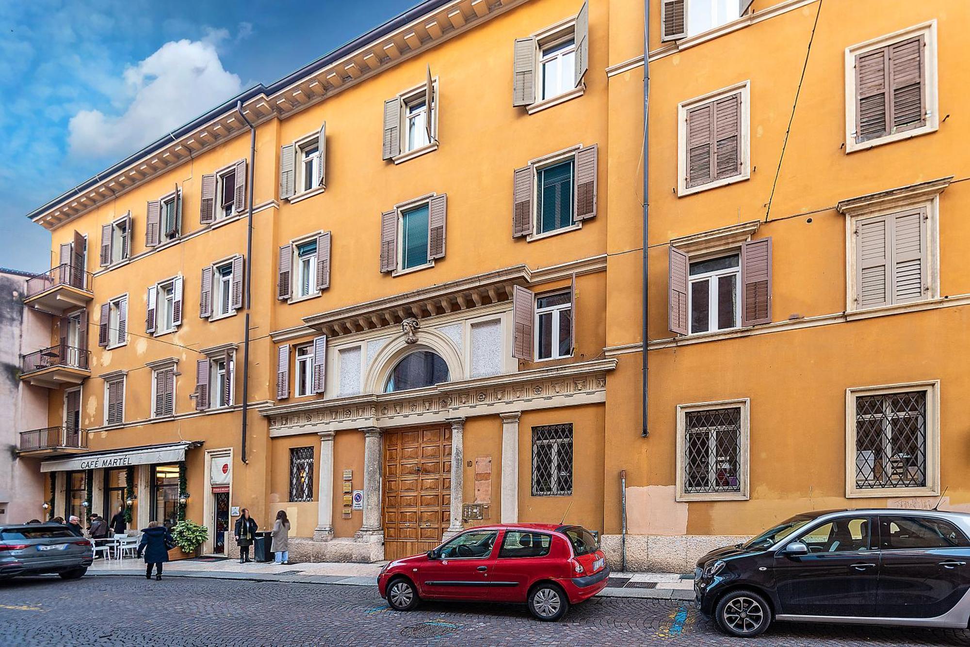 Italianflat - Arena By Side, Old Town Apartment เวโรนา ภายนอก รูปภาพ