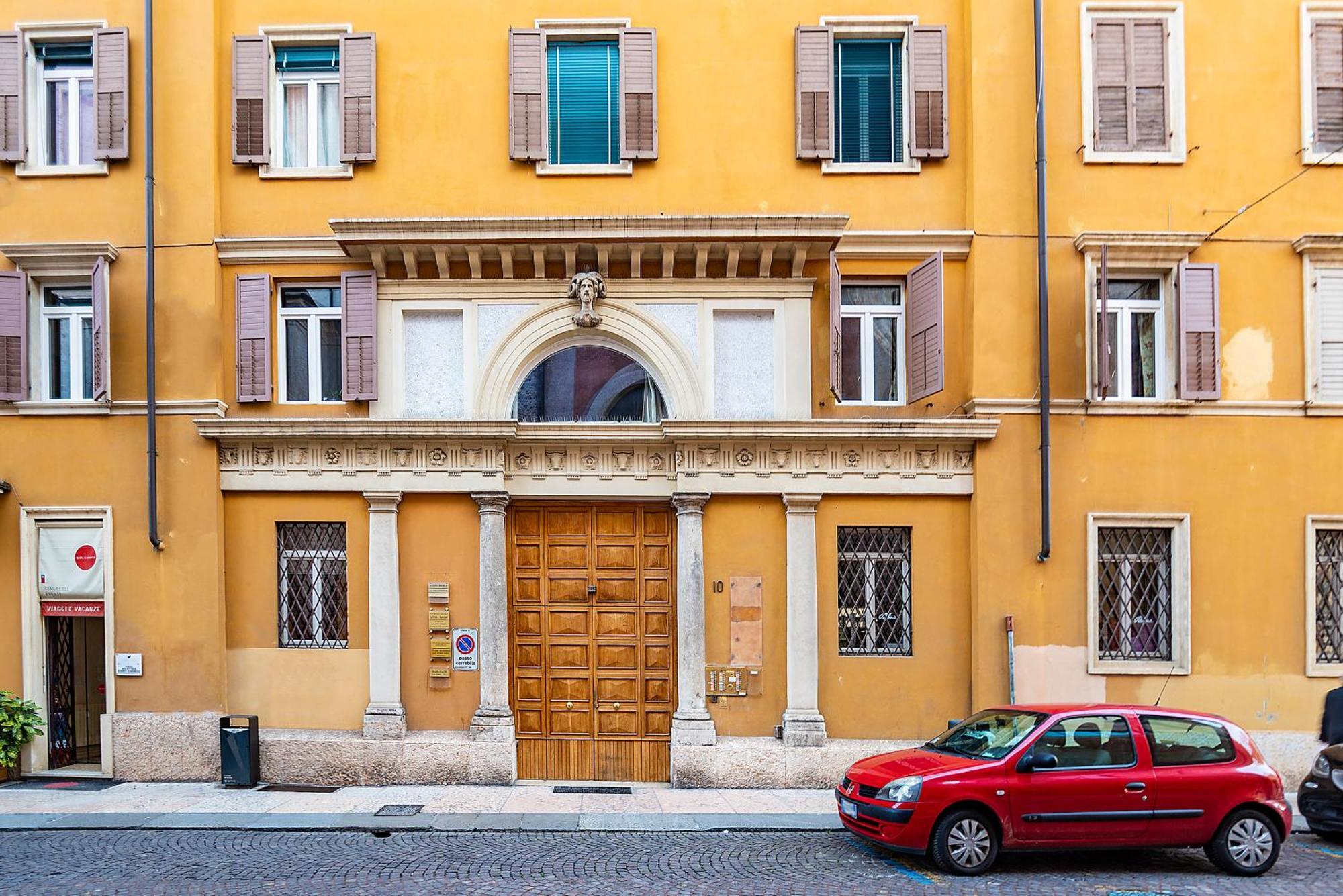 Italianflat - Arena By Side, Old Town Apartment เวโรนา ภายนอก รูปภาพ
