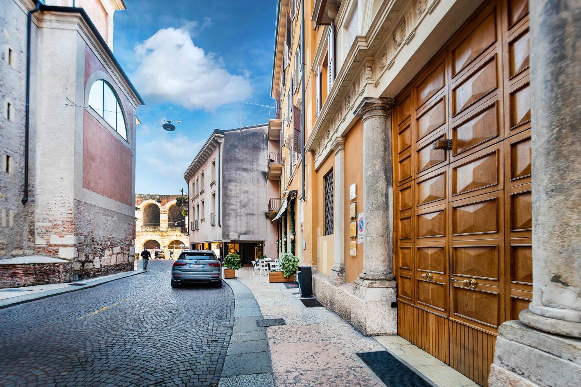Italianflat - Arena By Side, Old Town Apartment เวโรนา ภายนอก รูปภาพ